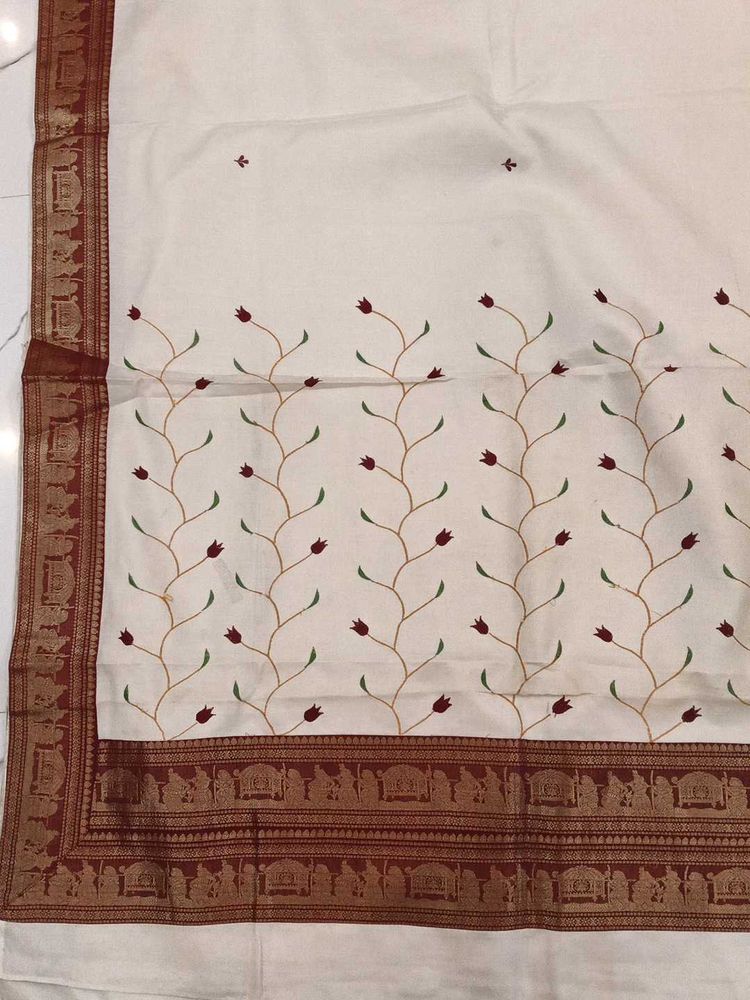 Elegant Floral Embroidered Saree