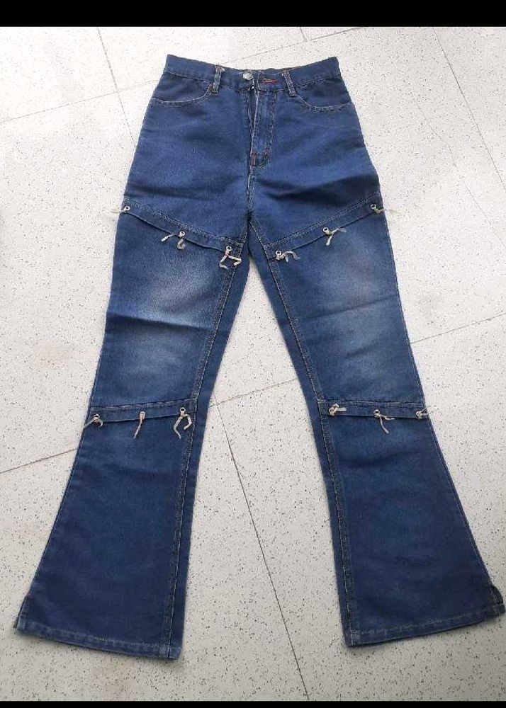 Trendy jeans for ladiess