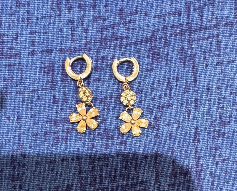 Stunning Stone Flower Shape Earring
