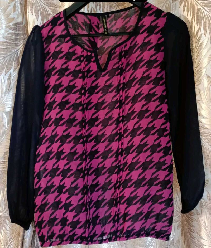 Chic Houndstooth Blouse