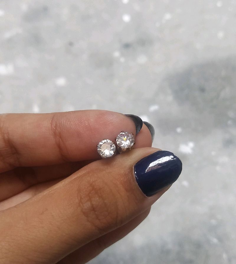 Mini gold-plated Diamond ear studs!💎✨