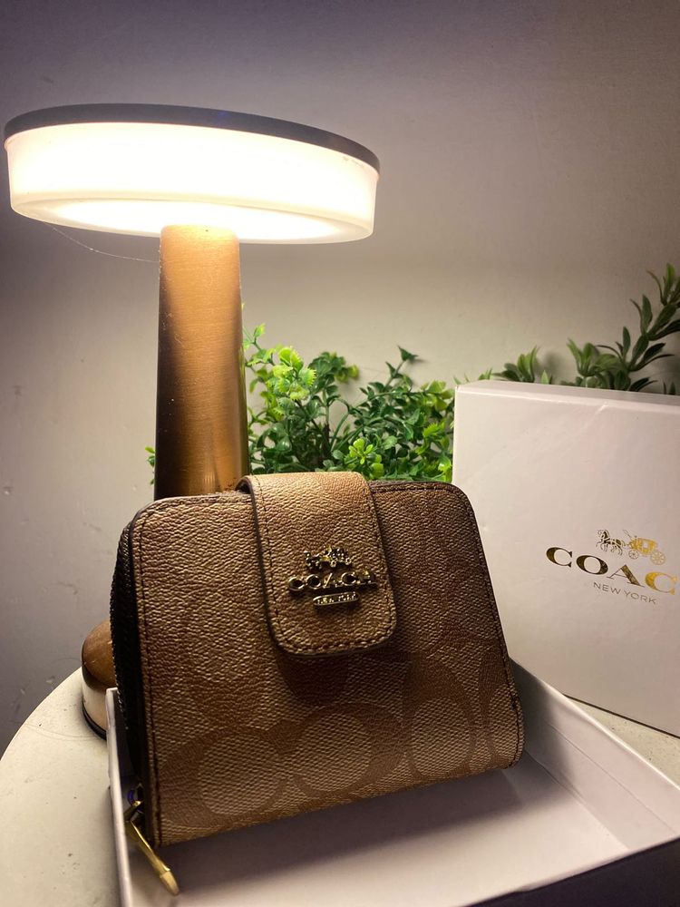 *Final Price Coach Wallet with card holder and box