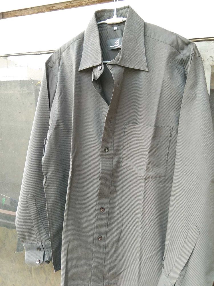 Men&#39;s shirt