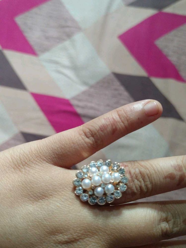 Pearl Cluster Ring