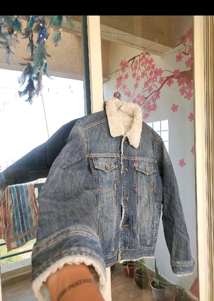 Levi&#39;s Premium Denim Sherpa Trucket Jacket