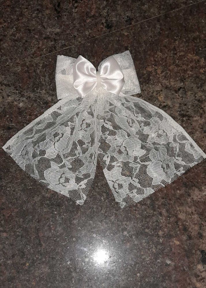 White Color Netted Bow Satin Clip