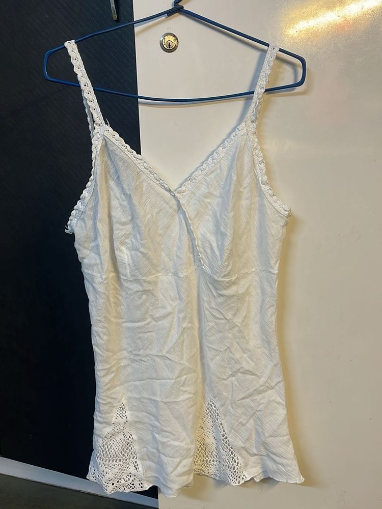 Beachy White top