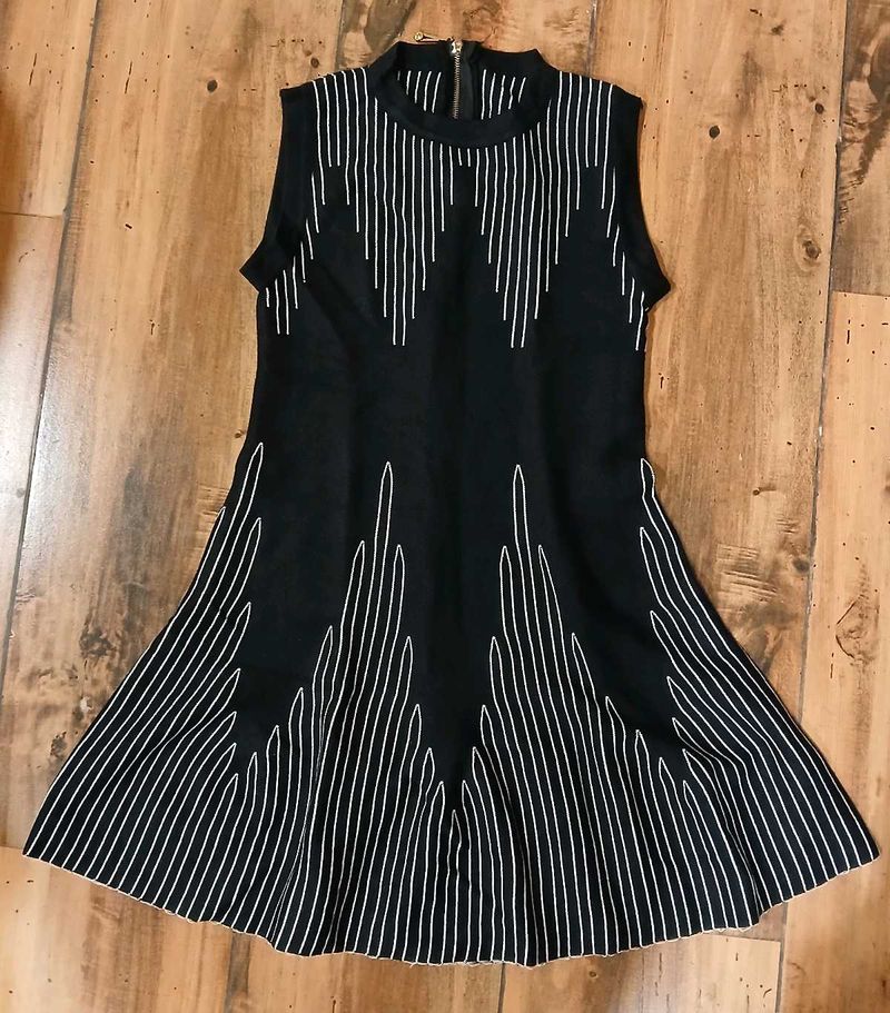 Chic Black &amp; White Dress