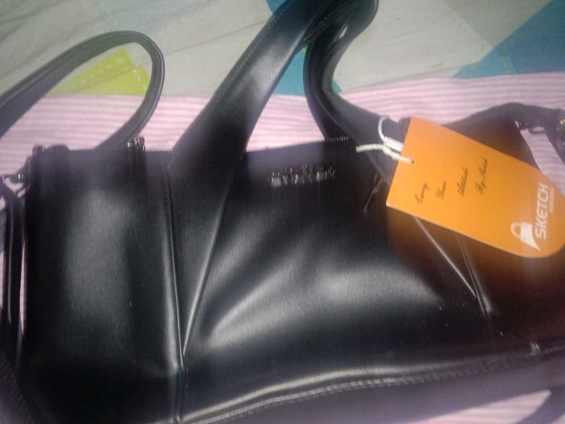 New Sketch Black Shoulder Bag