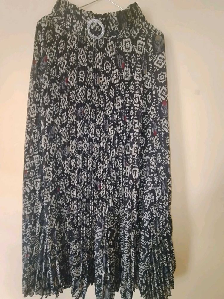 Printed Pleated Skirt