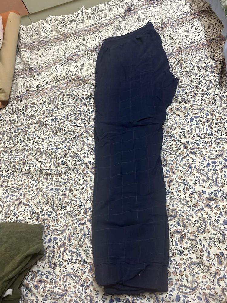 A Navy Blue Checked Joggers  In L size