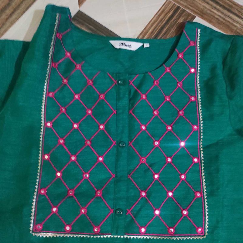 Elegant Green Embroidered Kurta bilkul new h