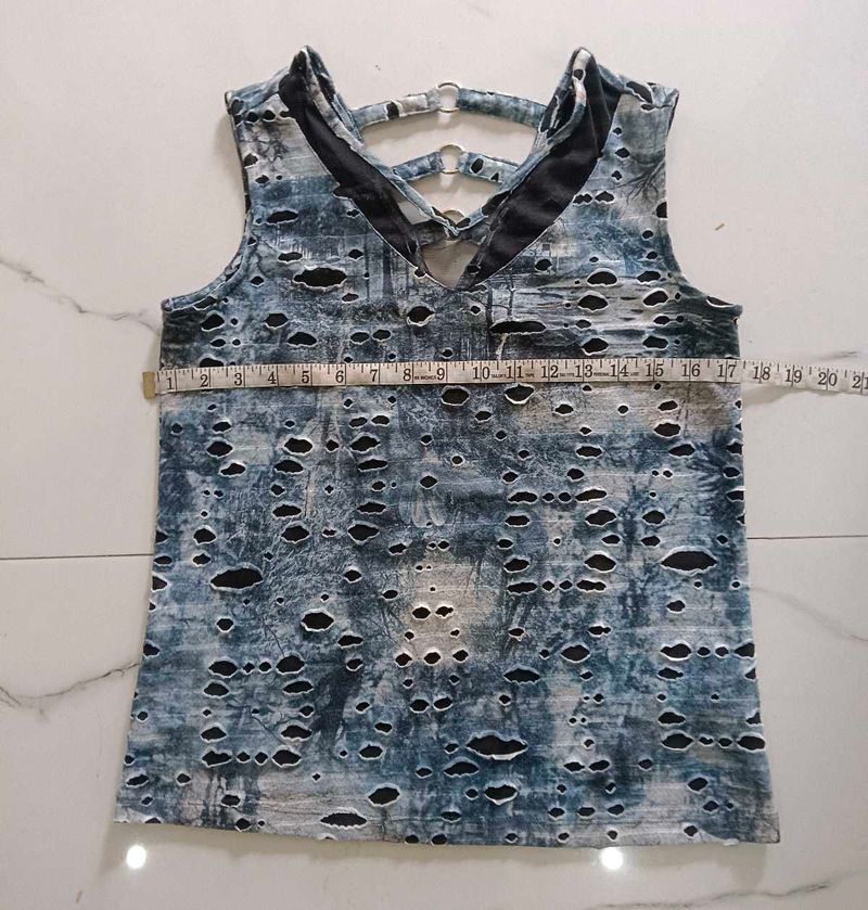 Trendy Korean Top Ripped