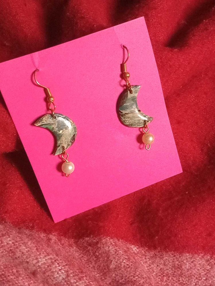 Moon Pearl Earrings