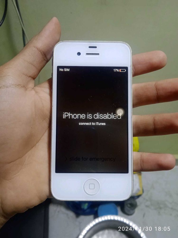 IPHONE 4S MINT CONDITION