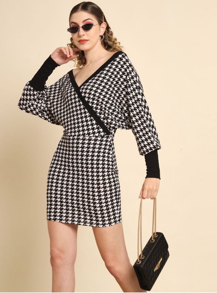 Black and white bodycon dress