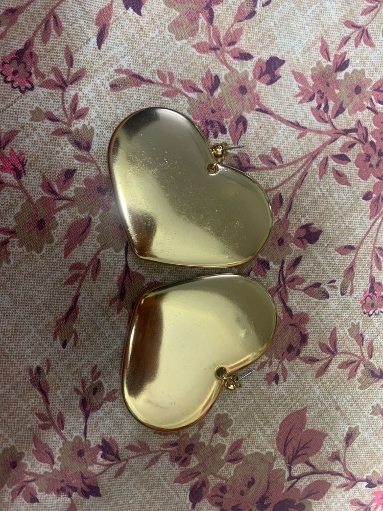Big Heart Earrings 💛