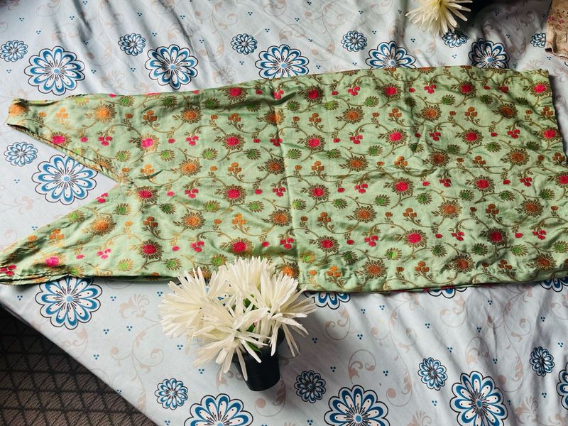 Pastel Green Floral Embroidered Kurta