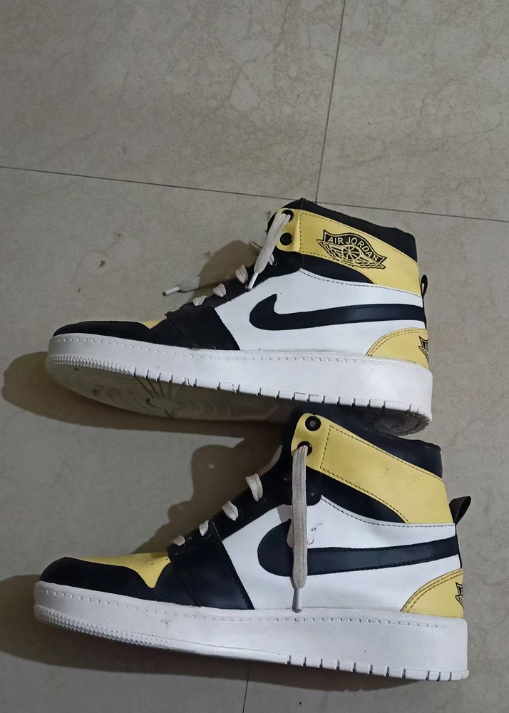 Air Jordan 1 High Yellow Toe Now