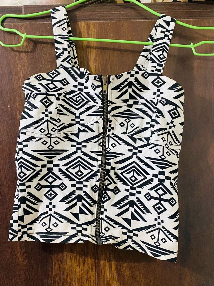 Patterned Zipper Crop Top