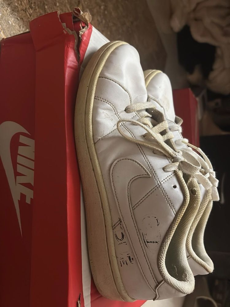 Nike Court Sneakers