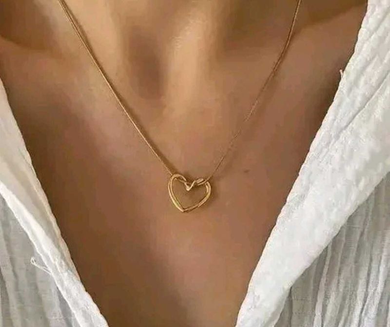 Gold Heart Pendant Necklace