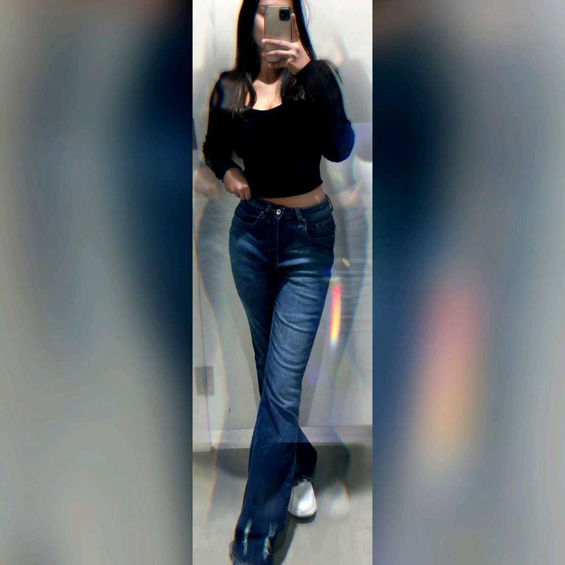 Bootcut Jeans...