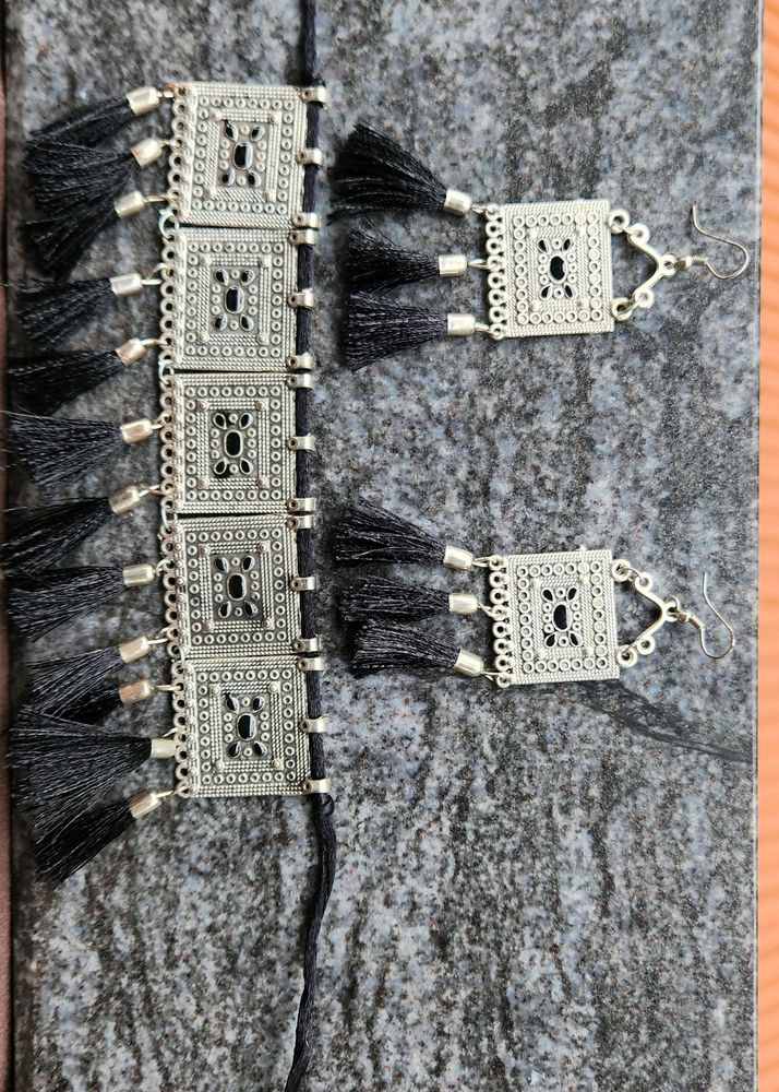 Choker With Earings