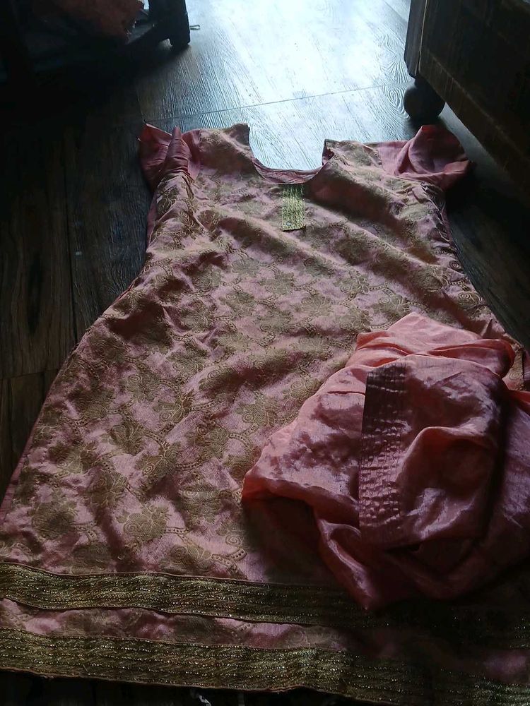 Elegant Pink Embroidered Kurta Set