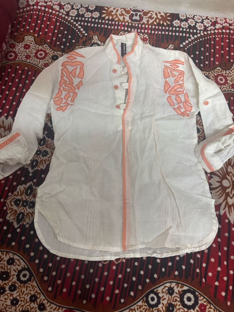 Elegant Embroidered Kurta