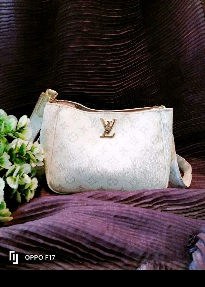 Louis Vuitton White Slingbag