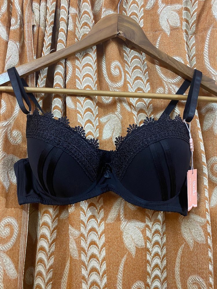 Price Drop Brand New Padded Underwired Bra In Blac