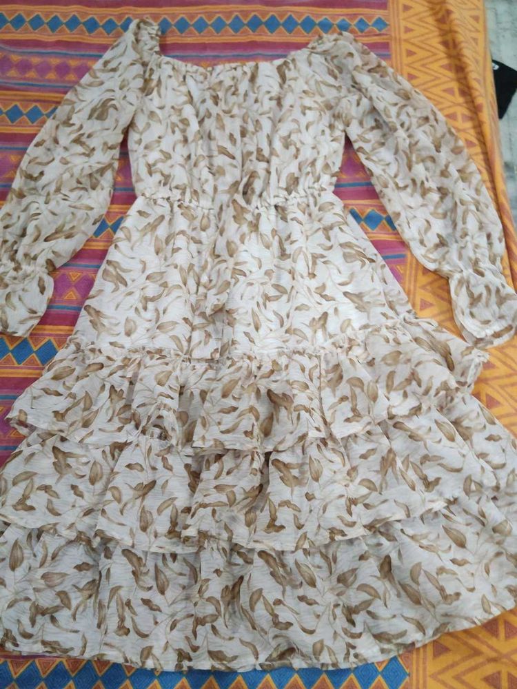 Chic Leaf Print Ruffle Tiered Off-Shoulder Dress