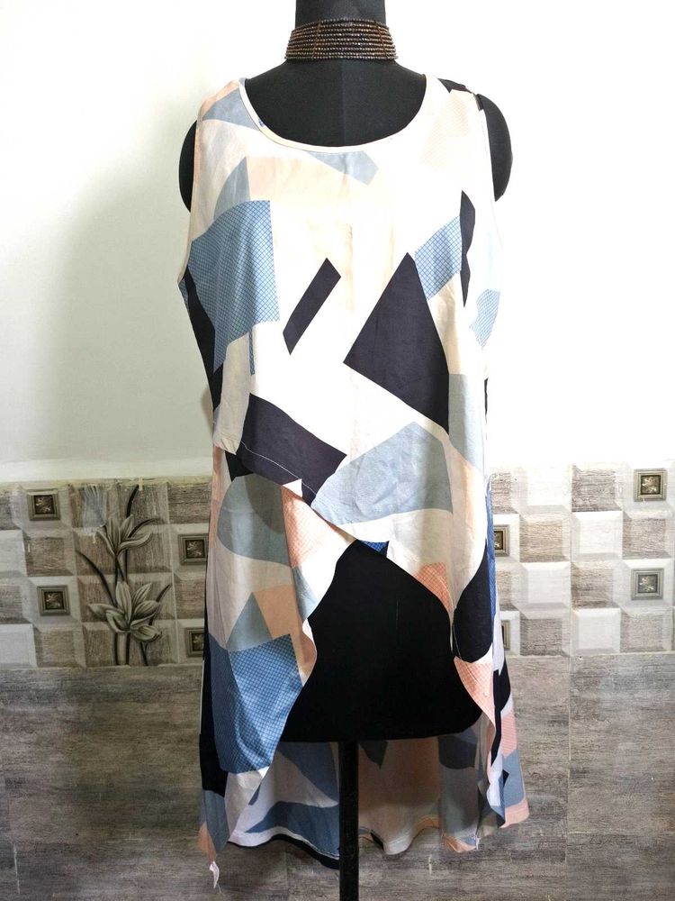 Abstract Print Top Size Large/ XL 36-40 inches
