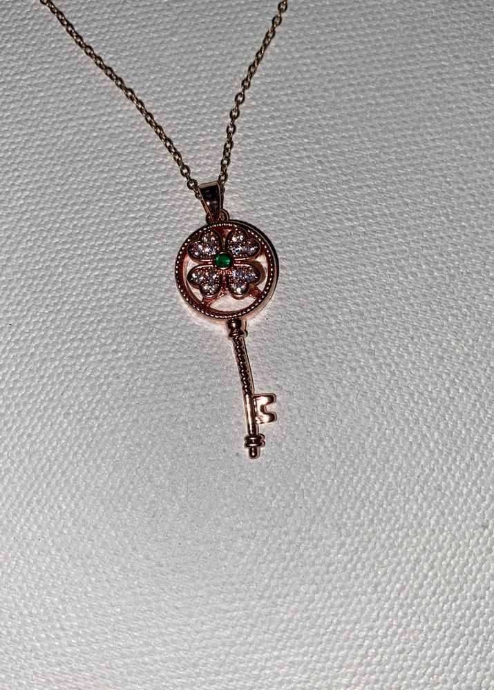 Anti Tarnish Stainless Steel Spinner Necklace