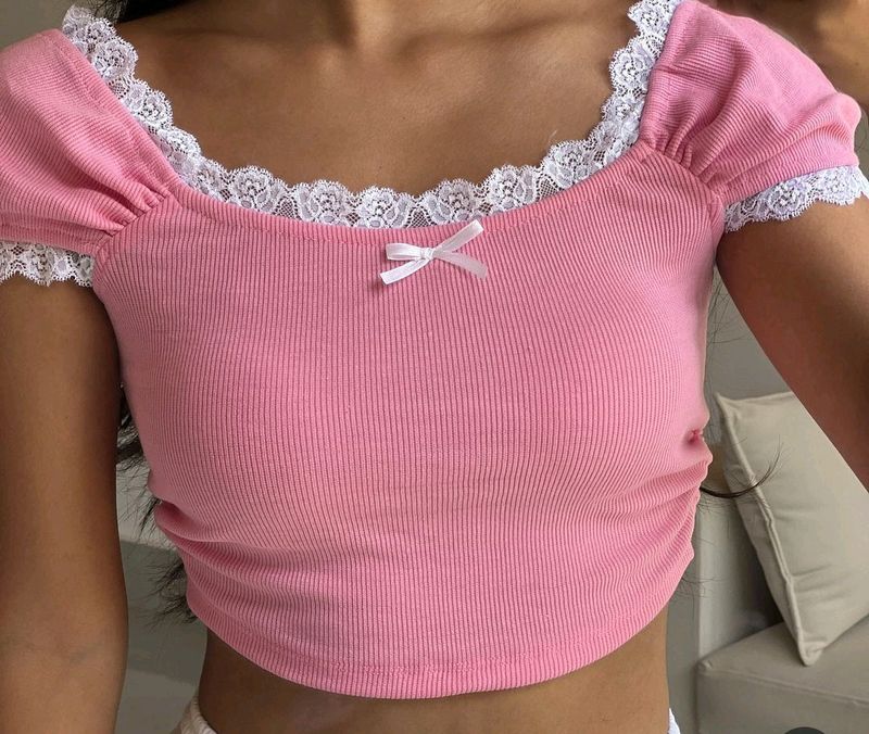 Chic Conquette Lace Top