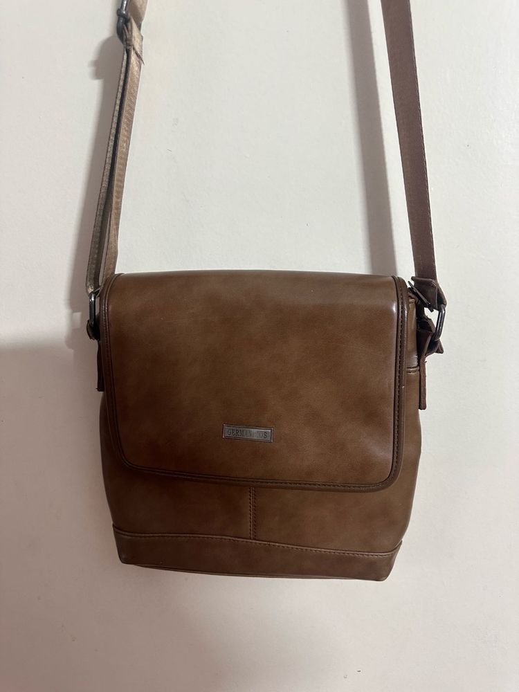 Classic Brown Messenger Bag