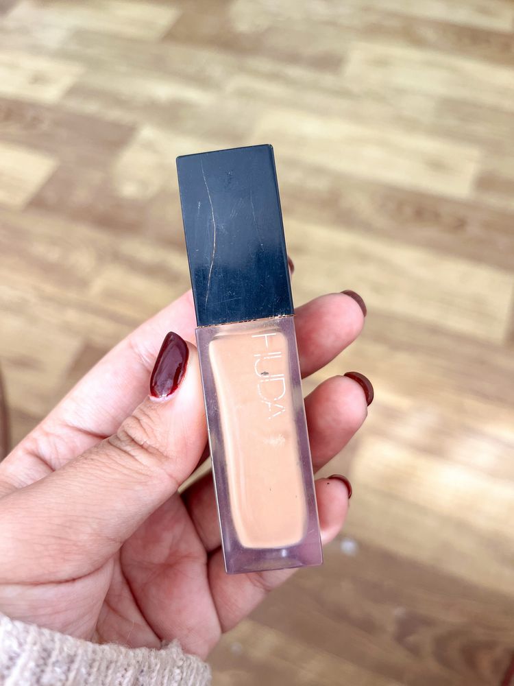HUDA Beauty Faux Filter Concealer