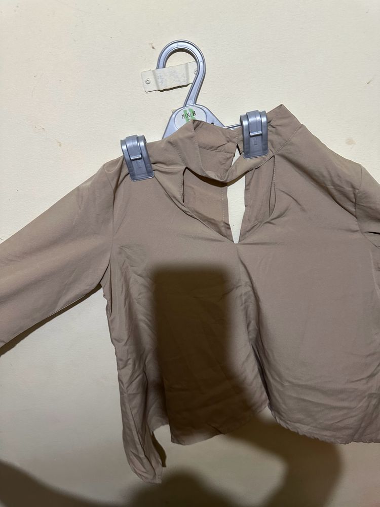 New Top Never Used