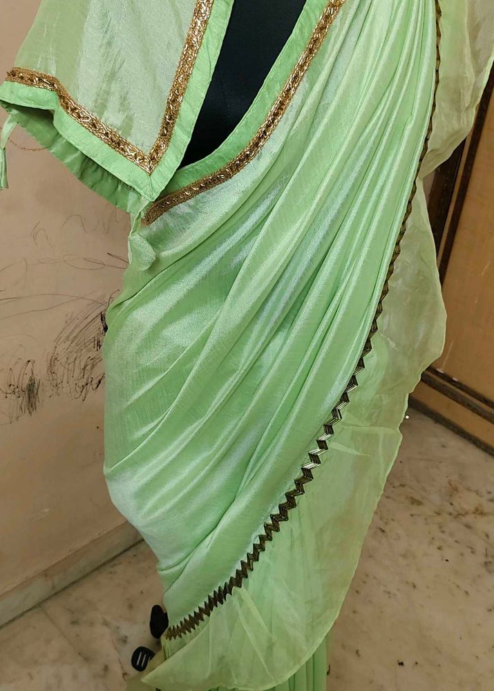 no any flaws 😜 designer beautiful saree 😍