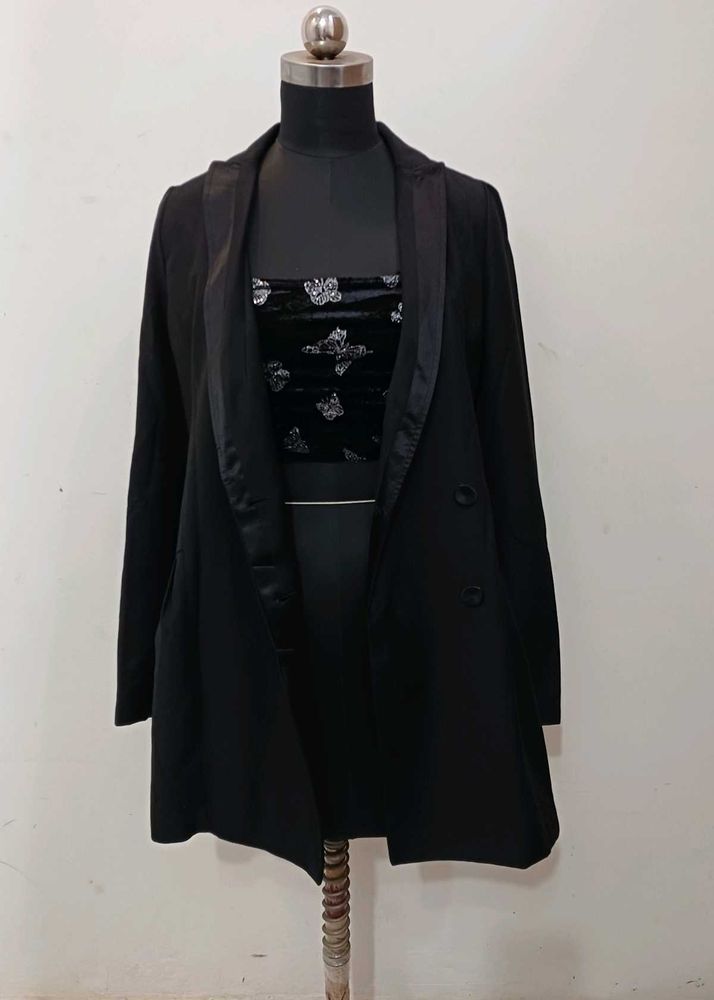 Elegant Black Blazer - Chic Style