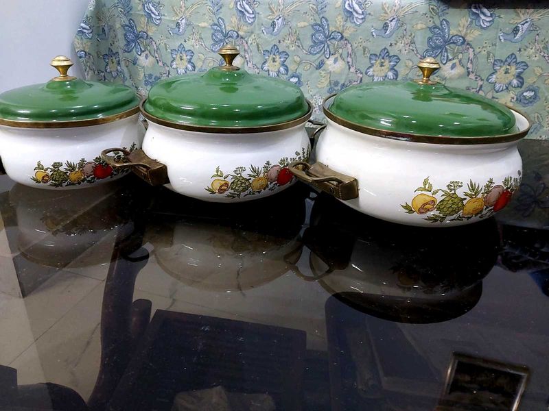 Vintage Enamelware Pot Set