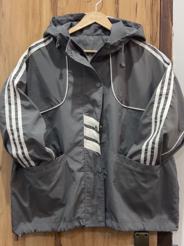 🔘Grey Athleisure Windbreaker – Comfortable &amp; Tren