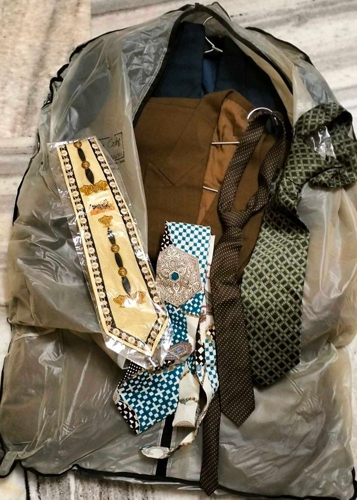 MEN&#39;S BLAZERS AND TIES SET