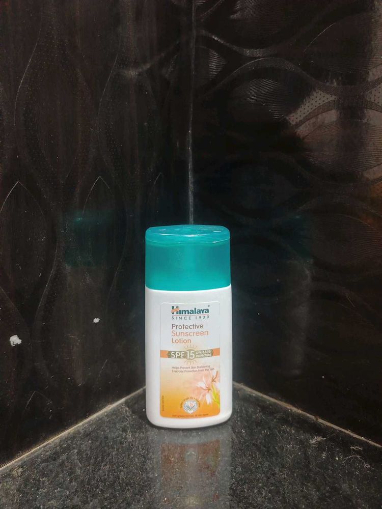 Himalaya Protective Sunscreen Lotion