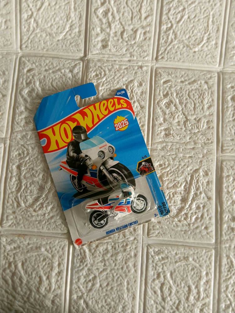 Hot Wheels 2025 Honda VF750F (RC30)