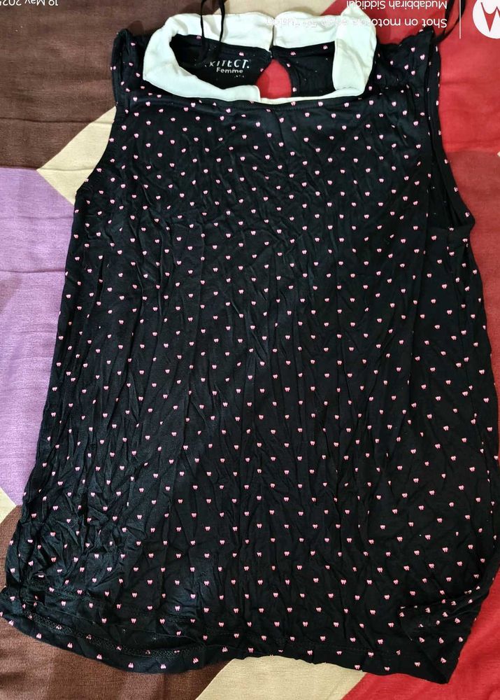 Stylish Black Top With Very Soft Fabric