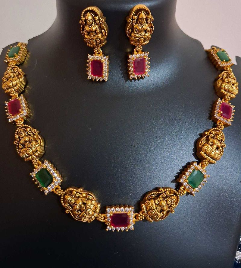 Necklace &amp; Earring Set