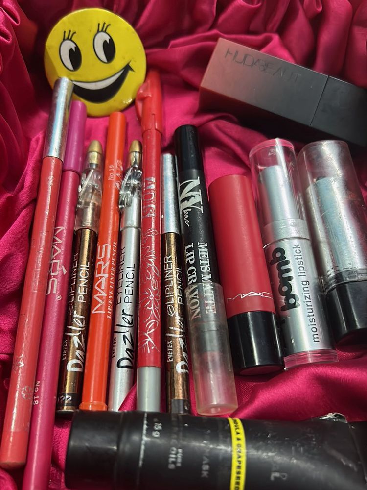 MAKEUP BOX SALE in COINS ( Total - 13 Products)