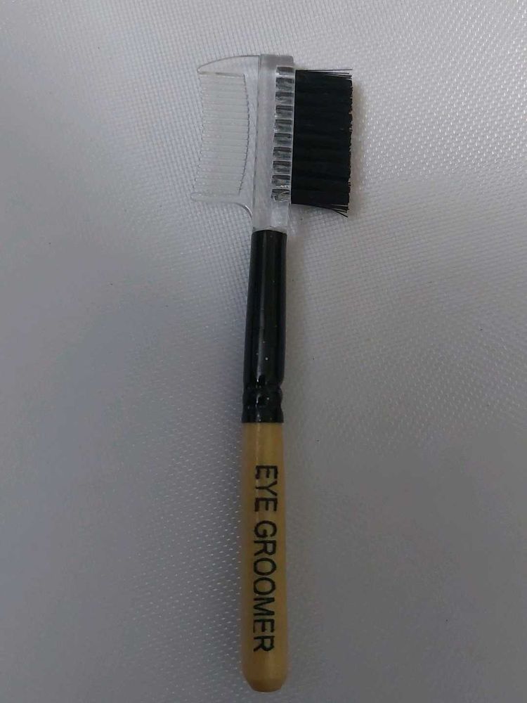 Eye Groomer Brush